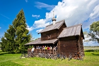 Fietsreis Baltische staten Trakai houten huis groep Djoser