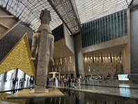 Ramses beeld Grand Egyptian Museum, Caïro