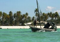 Kust met bootje Zanzibar tanzania Djoser