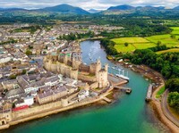 Caernarfon Castle ligging aan het water Wales Djoser