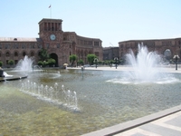 jerevan, centrale plein, fontijn, armenie, djoser