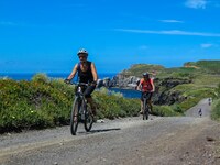 Wandelfiets Azoren Fietsen onverharde weg Djoser