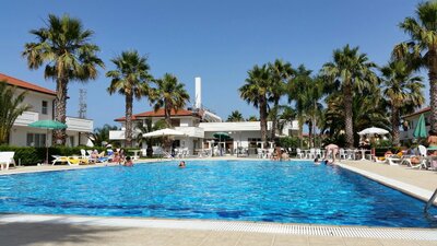 Kings House Hotel zwembad Fondachello Italie