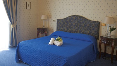 Hotel Nuovo Rebecchino Napels Italië Djoser