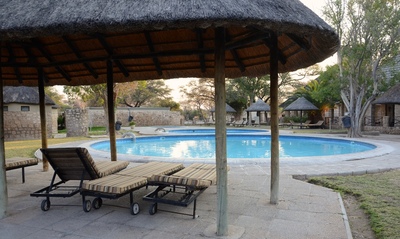 Namibie Botswana zambia zwembad hotel accommodatie overnachting rondreis Djoser Family 