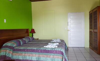 Anchorage Beach Resort Caye Caulker kamer Belize