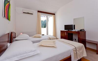 Baletna Skola, Kastel Kambelovac