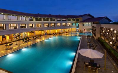 iscon fern resort zwembad