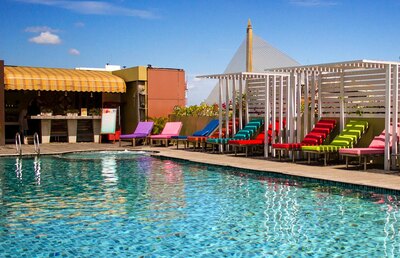 Nouvo City Hotel zwembad Bangkok Thailand