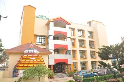 hotel naren palace puri buitenkant