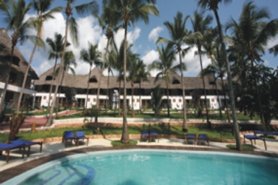 Kenia Tanzania Zanzibar hotel overnachting zwembad accommodatie Djoser 