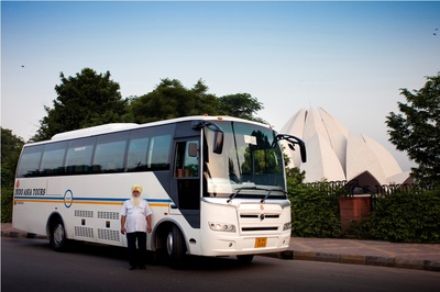 India en nepal bus vervoersmiddel rondreis Djoser Family