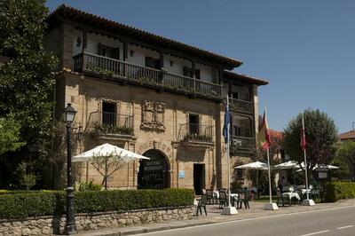 Los Infantes Hotel Santillana