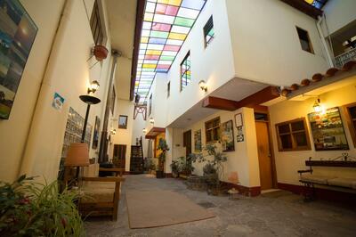 Hotel Los Aticos hal Cusco Peru