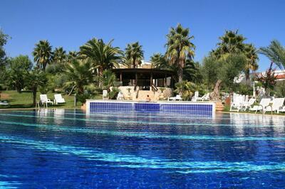 Hotel Citta Bianca zwembad ontbijt Ostuni Italie