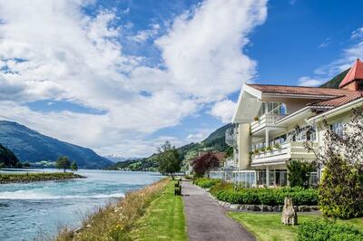 Hotel Loenfjord Loen Djoser buitenkant