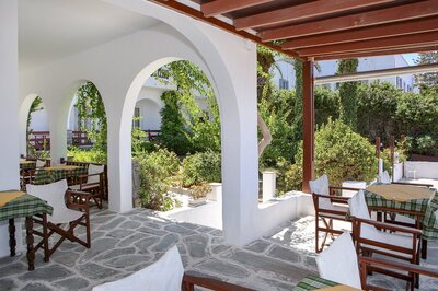 hotel asterias paros terras