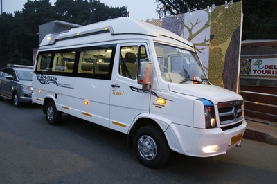 tempo traveller
