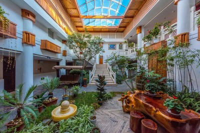 Shuhe hotel lobby Djoser