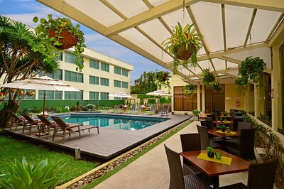 Hotel Autentico zwembad