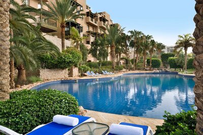 Mövenpick Hotel zwembad Aqaba