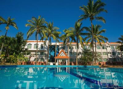 New Tai Garden Hotel zwembad Jinghon China