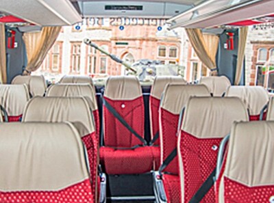 Alpine bus interieur Llandudno Wales Djoser 