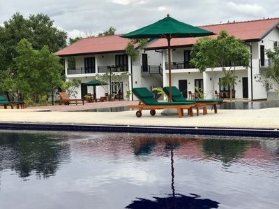 Joes Habarana Hotel zwembad Sri Lanka