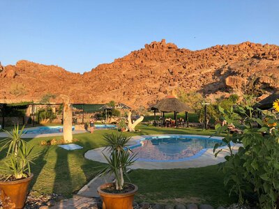 White Lady Lodge zwembad Brandberg Namibië