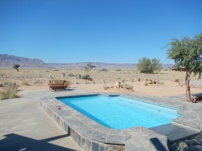 Zwembad Desert Camp Sesriem Namibië Djoser 