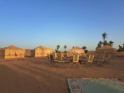 Tillougui woestijnovernachting tenten Zagora Marokko