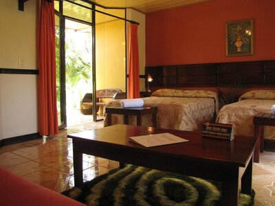 ara-ambigua-lodge