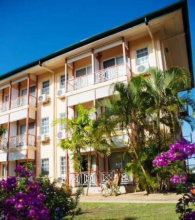 Eco Resort Inn Parimaribo Suriname vooraanzicht Djoser Family