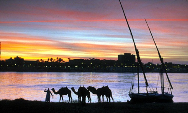 Egypte Kom Ombo Felucca Djoser