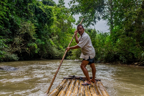 Man vlot Chiang Mai Thailand