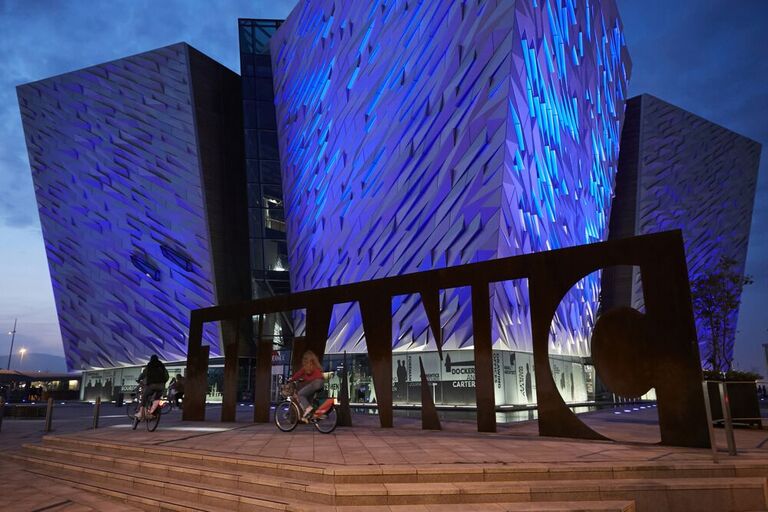 Titanic Belfast Ierland Djoser