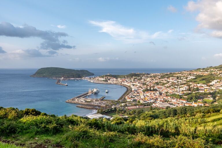 Uitzicht op Ponta Delgada Azoren Sao Miguel Djoser