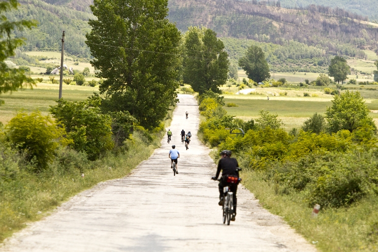 Fietsen in de bergen van Albanië