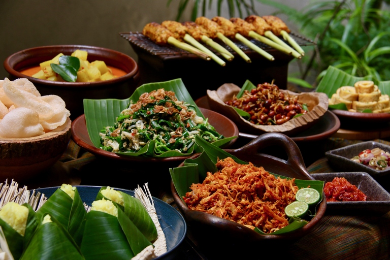 Eten Nasi Campur Bali Indonesië