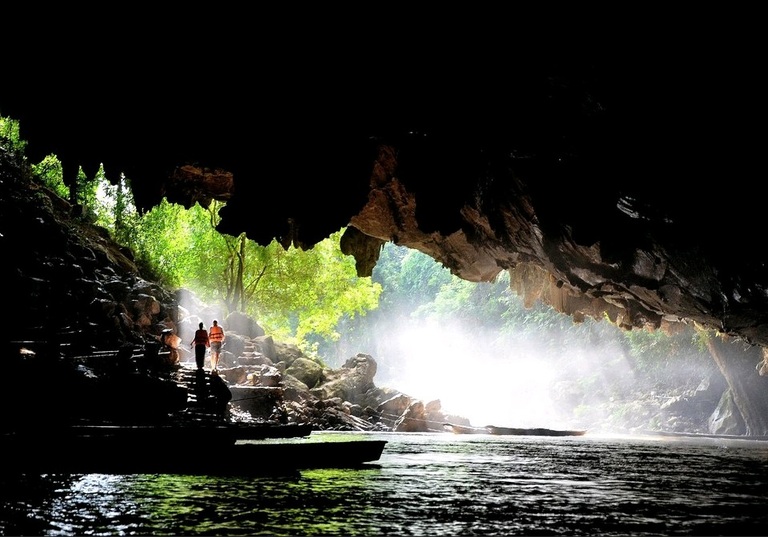 Thailand en Cambodja Kong Lor Grot Djoser