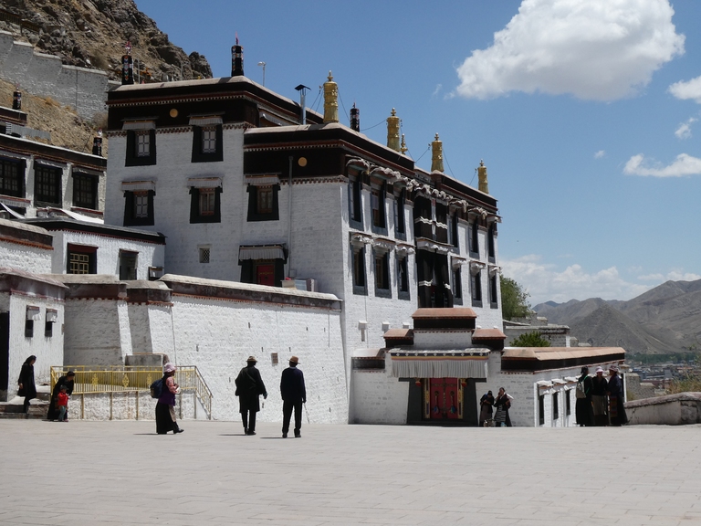 Tibet-Shigatse monestry, local people