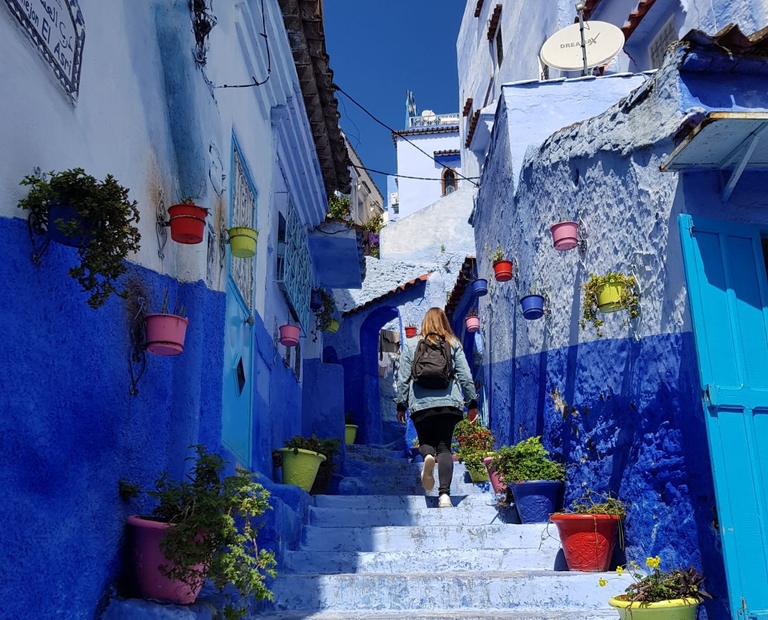 Chefchaouen Marokko smalle steegjes kleurrijk