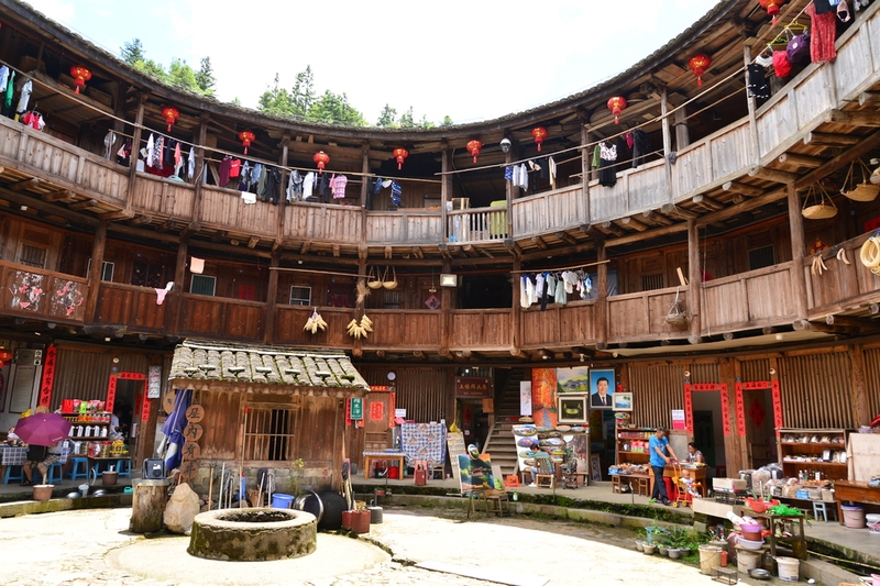 Traditioneel Chinees overnachten: Slapen in een Fujian tulou.