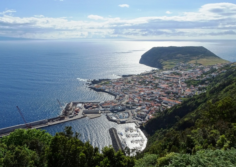 Sao Jorge en de afdaling van de Caldeira de Cima