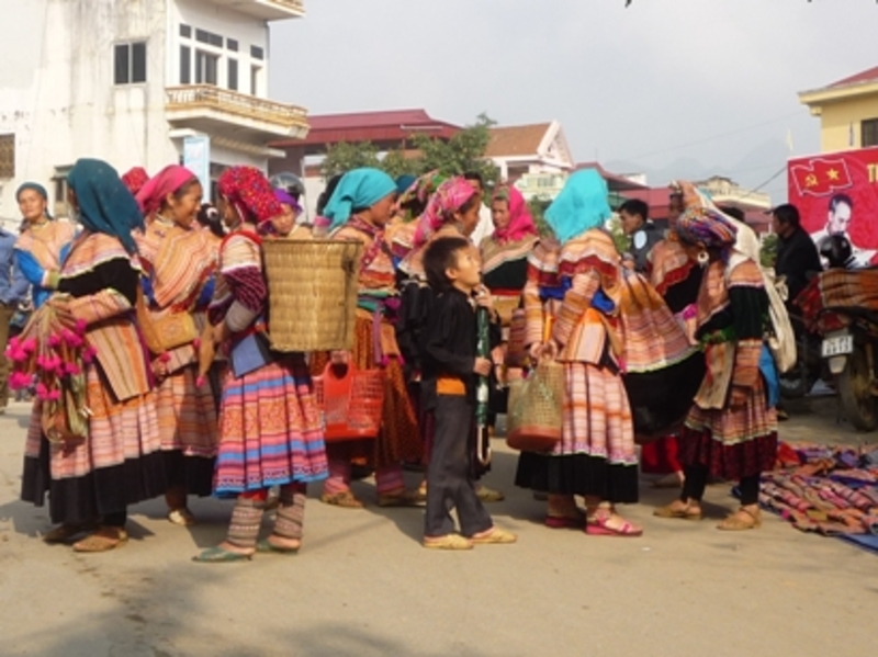 Kleurrijke Zondagsmarkt in Bac Ha